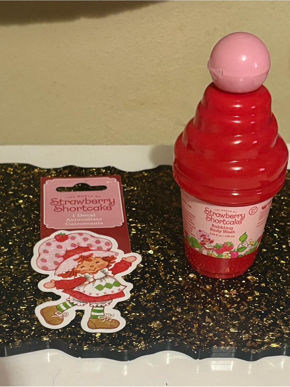 Strawberry Shortcake Kids Bubbling Body Wash - Pink & Red & Decal!!